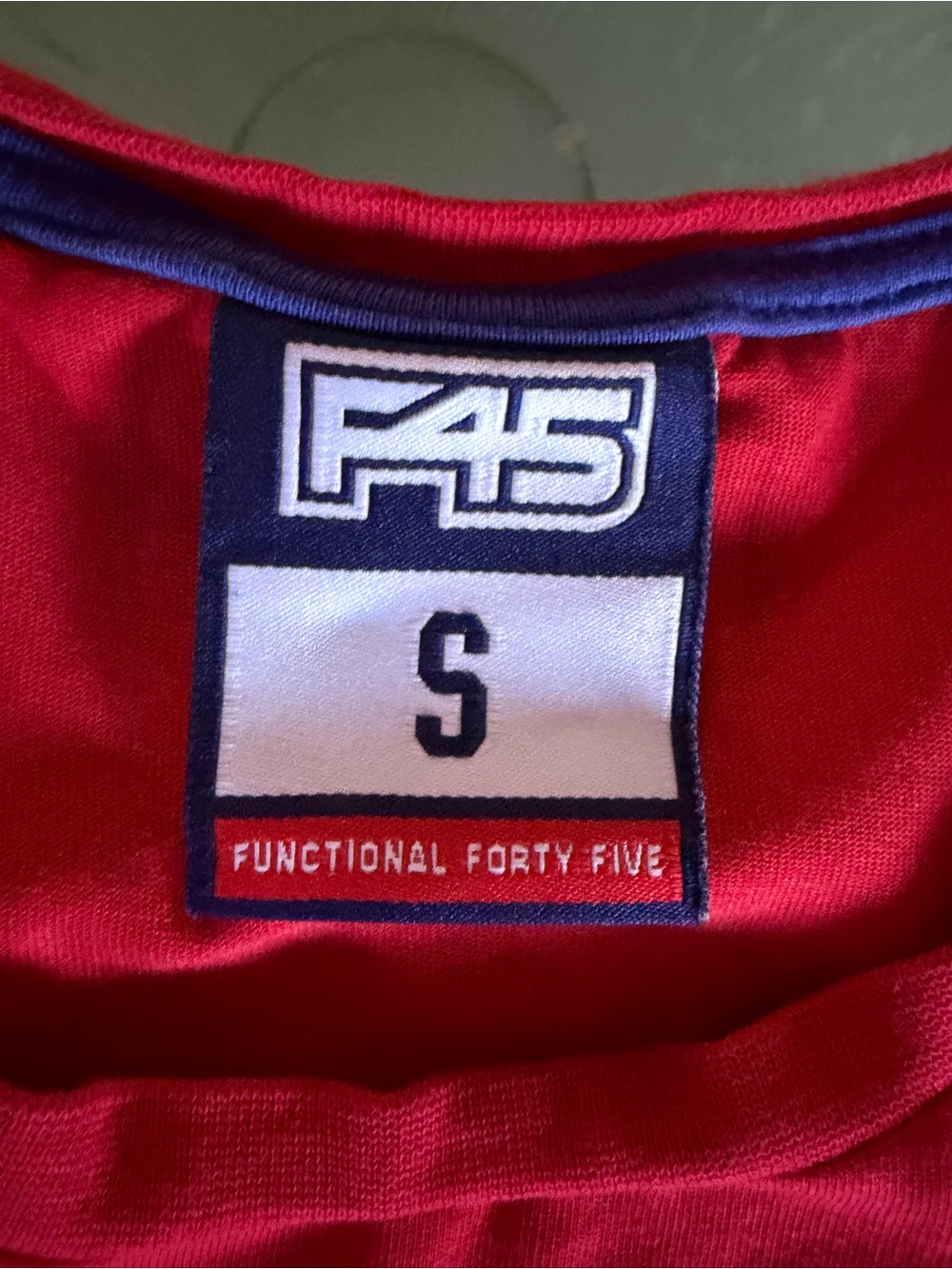 ๐ Cropped Muscle Tank - Picture 2 of 2